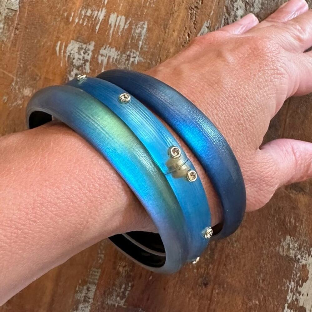 Alexis Bittar Lucite Bangle Bracelet Set – Blue Ombre Set of 3